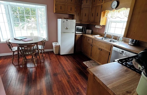 Williamstown Cottage | Charming Toccoa River Front Cottage in Downtown McCaysville