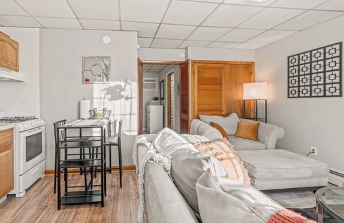 Swarthmore Apartment | Guest Rated 10/10! Cozy 1B/1B with Parking & Breakfast