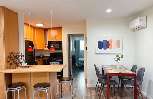 Sunnyvale Apartment | Pet-Friendly 1B/1B Retreat with High-Speed WiFi
