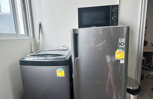 Ratchadaphisek Apartment | Inviting 1BD Retreat in Central Rama 9 with Free Wifi