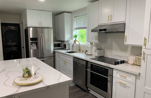 Newcastle House | Top-Rated Cozy 1Bd&Bin in Newcastle - Pet Friendly Escape