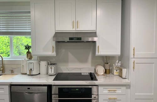 Newcastle House | Top-Rated Cozy 1Bd&Bin in Newcastle - Pet Friendly Escape