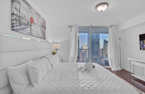 Brickell Apartment | Idyllic 1Bed Oasis with Brickell Skyline Views & Pool