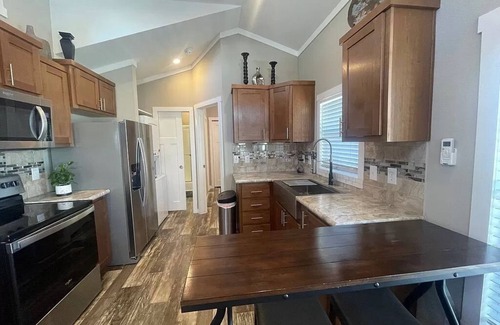 Hurricane House | Cozy 1Bedroom Tiny home with, WiFi + Amenities near Recreation + National Parks