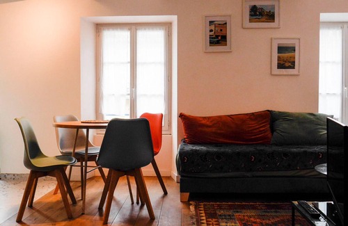 Le Palais Apartment | Pet-Friendly Apartment Le Palais with Spa & Breakfast Access