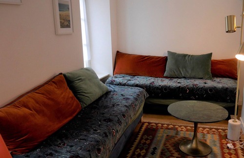 Le Palais Apartment | Pet-Friendly Apartment Le Palais with Spa & Breakfast Access