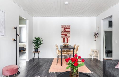 Lahti Apartment | Cozy 1BR Apartment next to the Beach with Free Parking