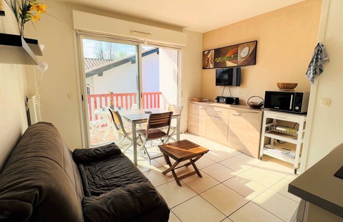 Cambo-les-Bains Apartment | Cozy Apartment in Cambo-les-Bains with Pool & Spa