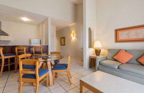 Campo de Golf Fonatur Hotel | Elegant Suite in San José del Cabo with Full Kitchen
