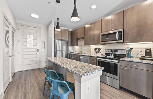 Montopolis Apartment | Inviting King Suite Near Downtown with Fast Wifi & Breakfast