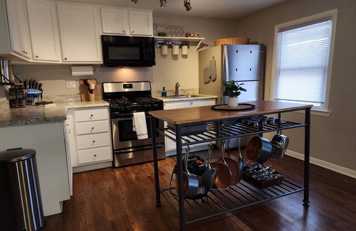 Geneva Apartment | Inviting 2 Bedroom Apartment with Free WiFi & Parking