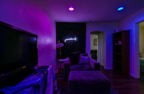 South Tacoma Apartment | Comfortable 2-Bedroom Apartment with Free Parking & AC