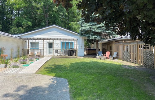 Port Franks Cottage | Idyllic 2 Bedroom Cottage with Private Hot Tub & Beach Access