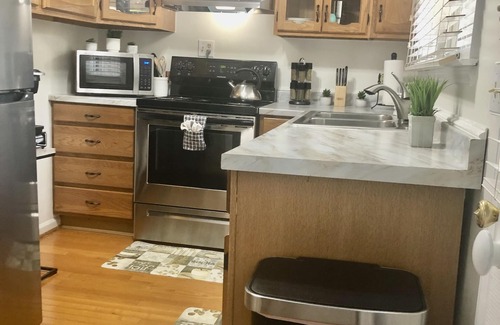Abingdon House | Inviting 2-Bed Townhouse Near Abingdon VA Creeper Trail