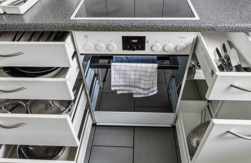 Center Apartment | Cozy 2-Bed Apartment in Zürich with Essentials