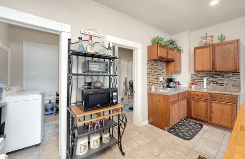 Oshkosh Apartment | Charming 2-Bed Retreat in Oshkosh with Lake Views