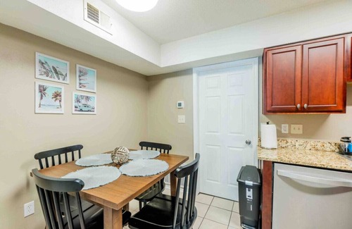 Fort Walton Beach Apartment | Inviting 2-Bed Townhome with Breakfast and Family Amenities