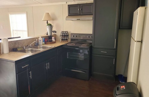 North Little Rock House | Cozy 2-bedroom mobile home with AC/Heat WiFi-Close to interstate!