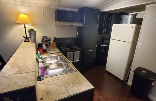 North Little Rock House | Cozy 2-bedroom mobile home with AC/Heat WiFi-Close to interstate!