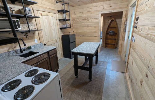 Cullman Apartment | Cozy 2-bedroom apartment in charming Cullman on Duck River Reservoir!