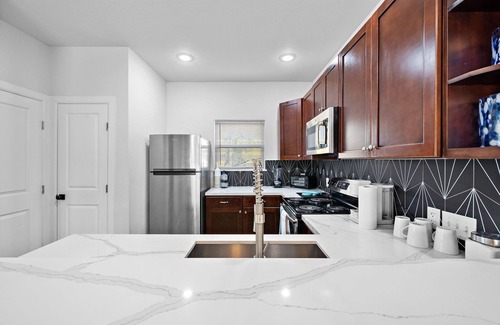 MacGregor Apartment | Cozy 2-bedroom apartment in charming Houston with AC, WiFi