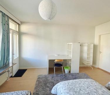 Itainen District Apartment | Cozy 2-Bedroom Apartment- 300m to Metro & Shops