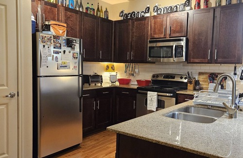 Austin Apartment | Cozy 2-bedroom apartment in So. Austin with backyard, WiFi, fitness room, pool