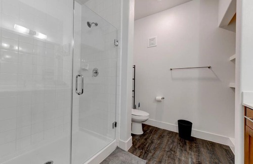 North Burnet Apartment | Inviting 2-Bedroom Apartment with Pool View @ Domain Northside