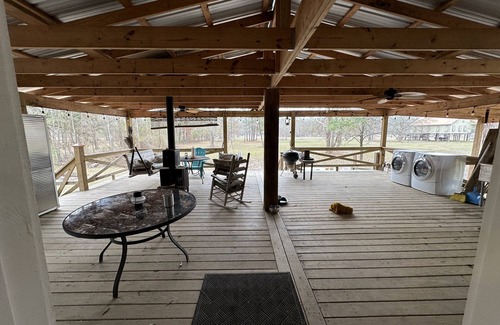 Kokomo Cabin | Inviting 2-Bedroom Cabin on Pearl River with WiFi & AC