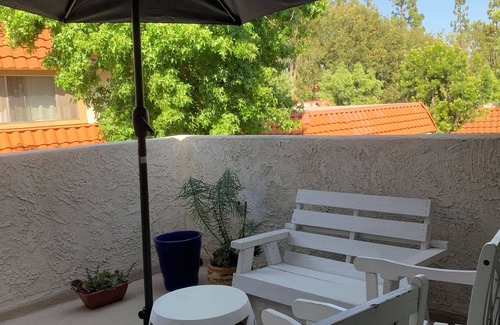 Lake Forest Condo | Cozy 2-bedroom condo with WiFi, AC in lovely Lake Forest