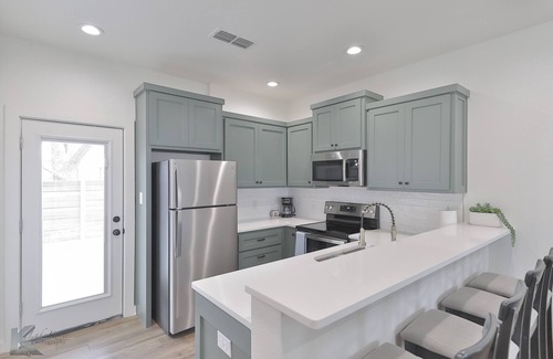 Abilene Condo | Inviting 2-Bedroom Condo in Abilene with WiFi & Garage