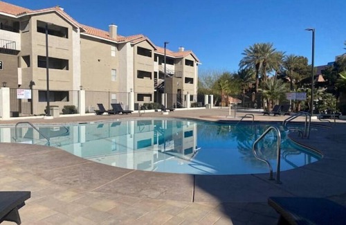 Las Vegas Condo | Cozy 2 Bedroom Condo Near Las Vegas Blvd