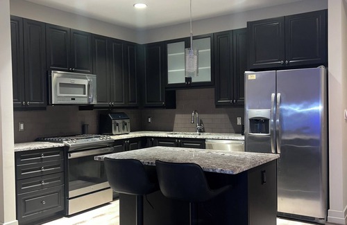 Greenway Plaza-Upper Kirby Condo | Cozy 2-bedroom condo with AC and fitness room in awesome Houston