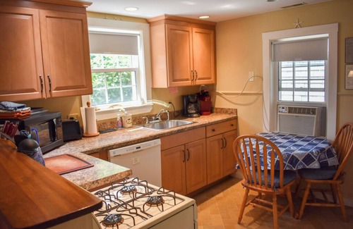 West Harwich House | Cozy Two Bedroom Cottage Steps from Pleasant Road Beach
