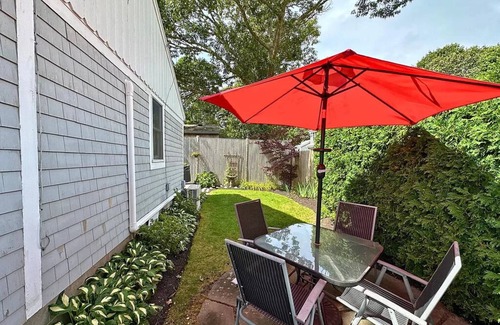 Dennis Port Condo | Charming 2-Bedroom Cottage with Ocean View, Steps to Beach