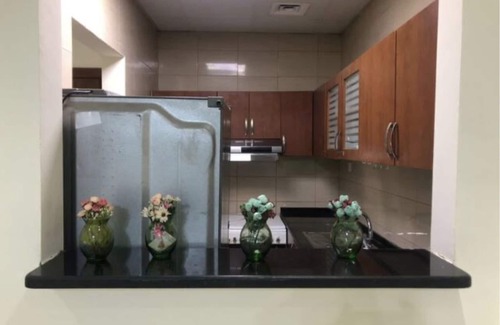 Dubai Apartment | Inviting 2 Bedroom Flat with Pool and Sauna Amenities