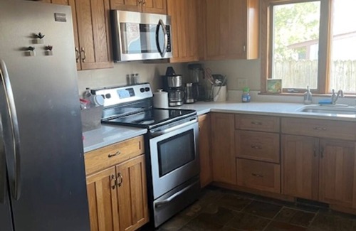 North Olmsted House | Inviting 2-Bedroom House with Heated Pool in North Olmsted