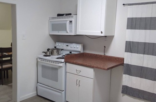Winnipeg Apartment | Cozy 2-Bedroom Home in St-Boniface – 5 Min Walk to Food, Fuel & More