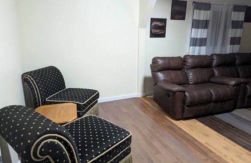 Winnipeg Apartment | Cozy 2-Bedroom Home in St-Boniface – 5 Min Walk to Food, Fuel & More