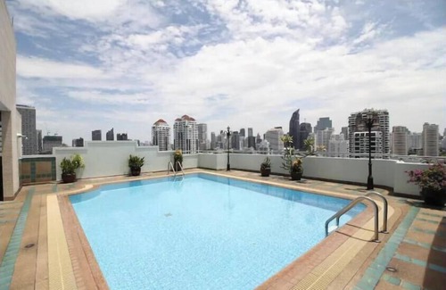 Thonglor Apartment | Ideal 2 Bedroom Retreat in Vibrant Thong Lo Area