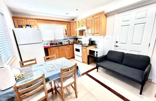 Renfrew-Collingwood House | Cozy 2-bedroom Private Guest House in a convenient location