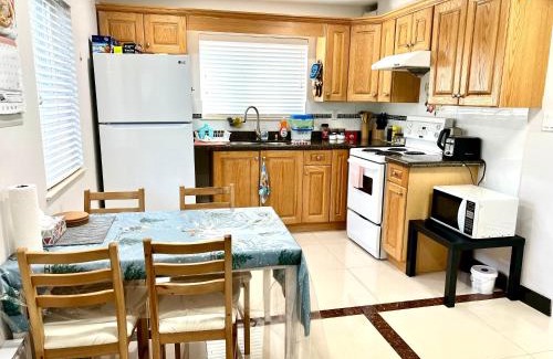 Renfrew-Collingwood House | Cozy 2-bedroom Private Guest House in a convenient location