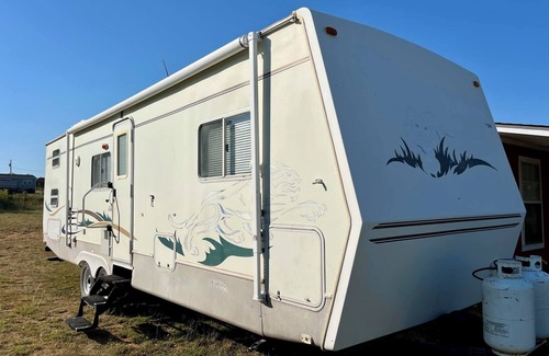 Wheatland House | Cozy 2-bedroom RV in tranquil Tuttle with AC, WiFi
