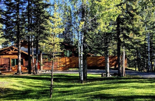 Bragg Creek Cabin | Cozy 2-bedroom suite in the forest near multiple restaurant/pubs. BraggCreek