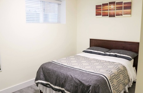 South Newton House | Cozy 2 bedroom suite
