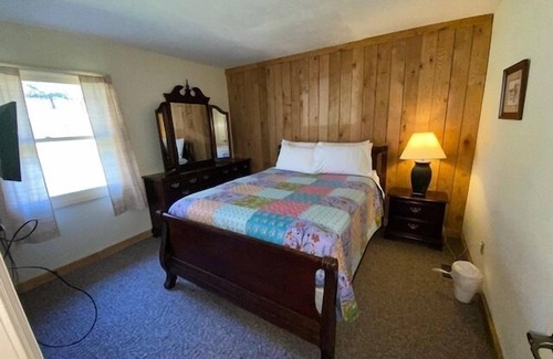 Stahlstown Cabin | Inviting 2-Bedroom Suite Near Trails and Family Fun