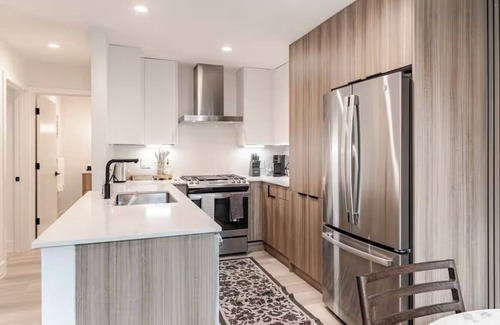 Quail Hollow House | Cozy 2-bedroom townhome in cool Austin with WiFi, AC