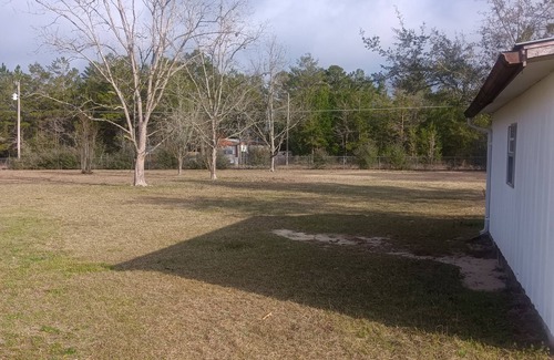 De Funiak Springs House | Inviting 2-Bedroom Mobile Home with AC & WiFi in DeFuniak Springs