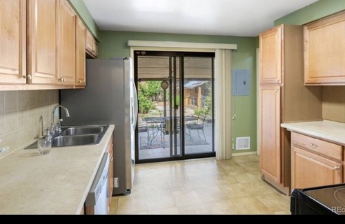 Aurora House | Cozy 2 Bedroom w/ Necessities Provided