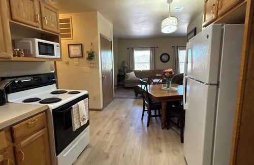 Omro Apartment | Cozy 2-bedroom waterfront apartment in charming Omro - The Perfect Getaway!